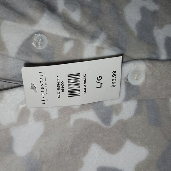 AEROPOSTALE Fleece Camo Onesie, Light Netural Colours, Size L, BNWT - Picture 3 of 6